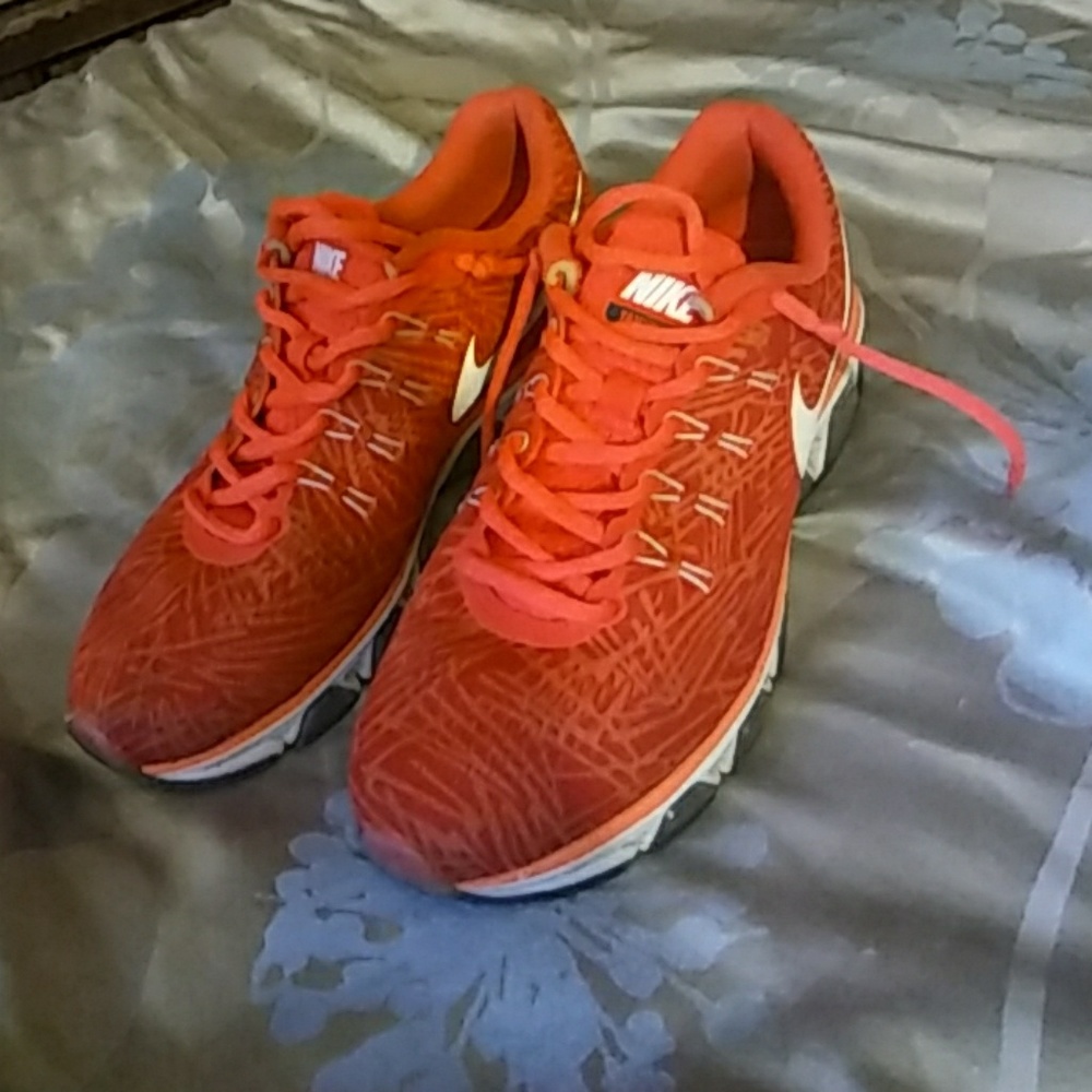 Women's Nike Tailwind 8